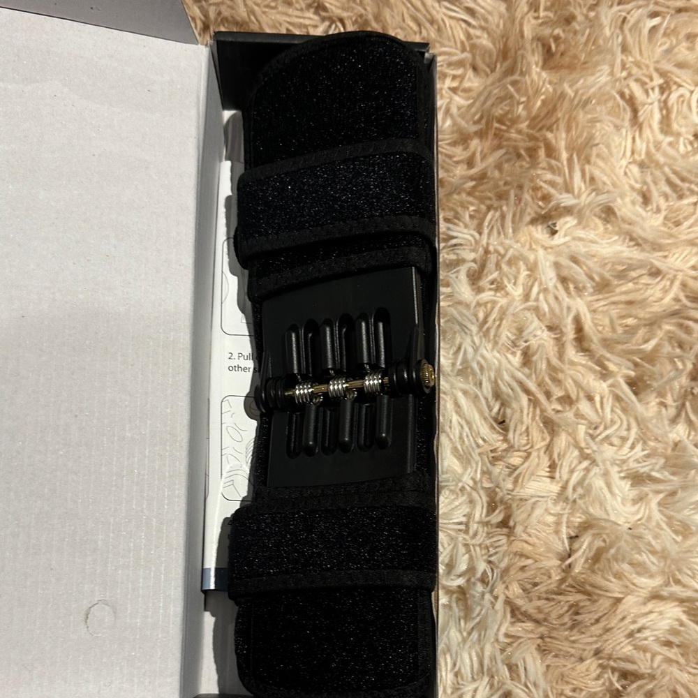 Spring Powered Knee Support - Black - Picture 5 of 6